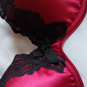 38C VALENTINE 38C VERA WANG SATIN Underwire Bra DESIGNER 38C NWT